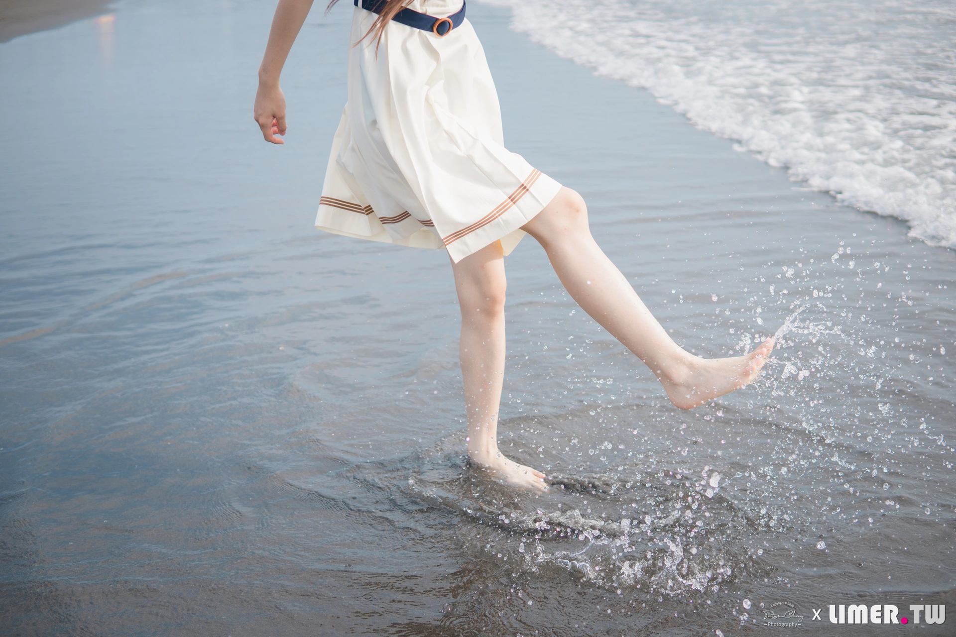 [Limerence] NO.050 海蓝 白皙希腊脚 JK盛夏服海边戏水 3